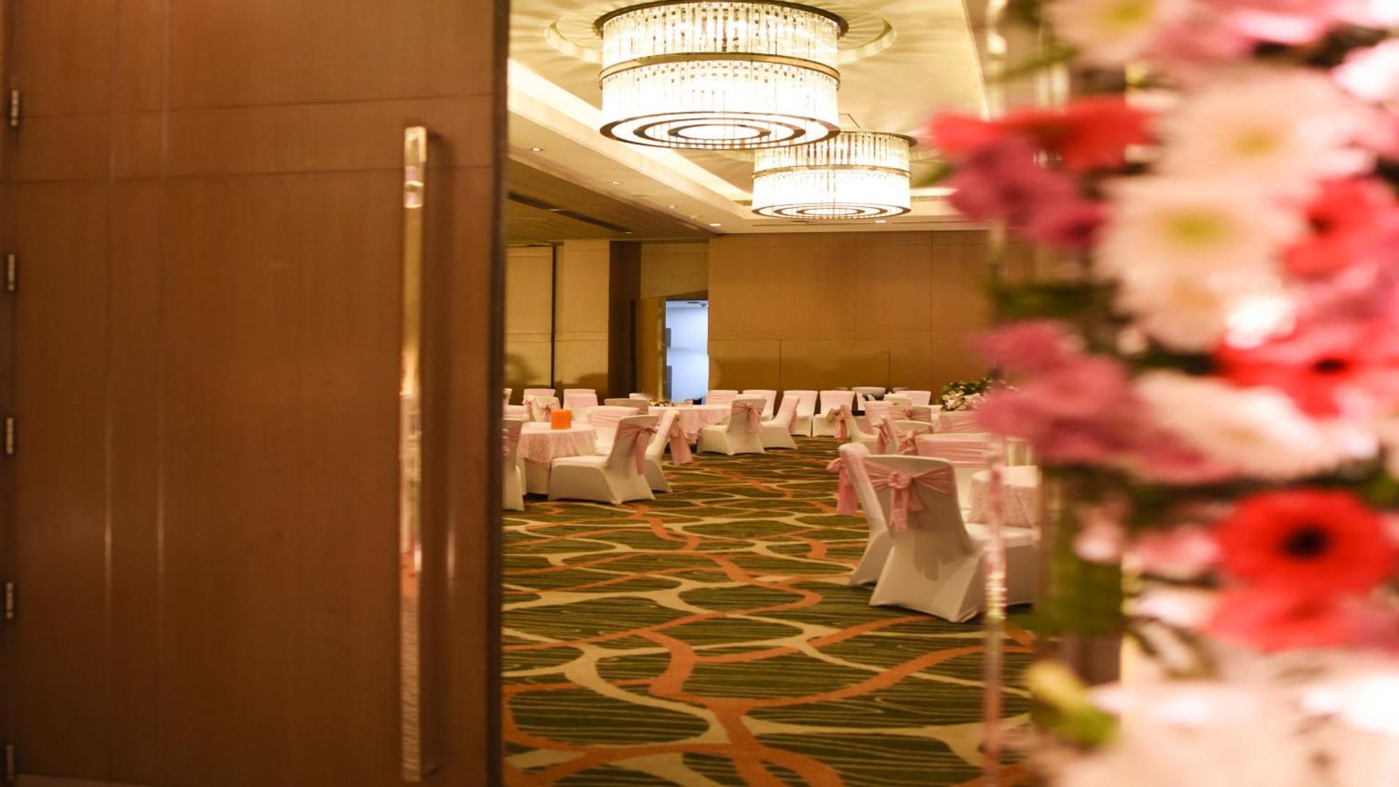 Holiday Inn New Delhi Aerocity By Ihg מראה חיצוני תמונה The ballroom