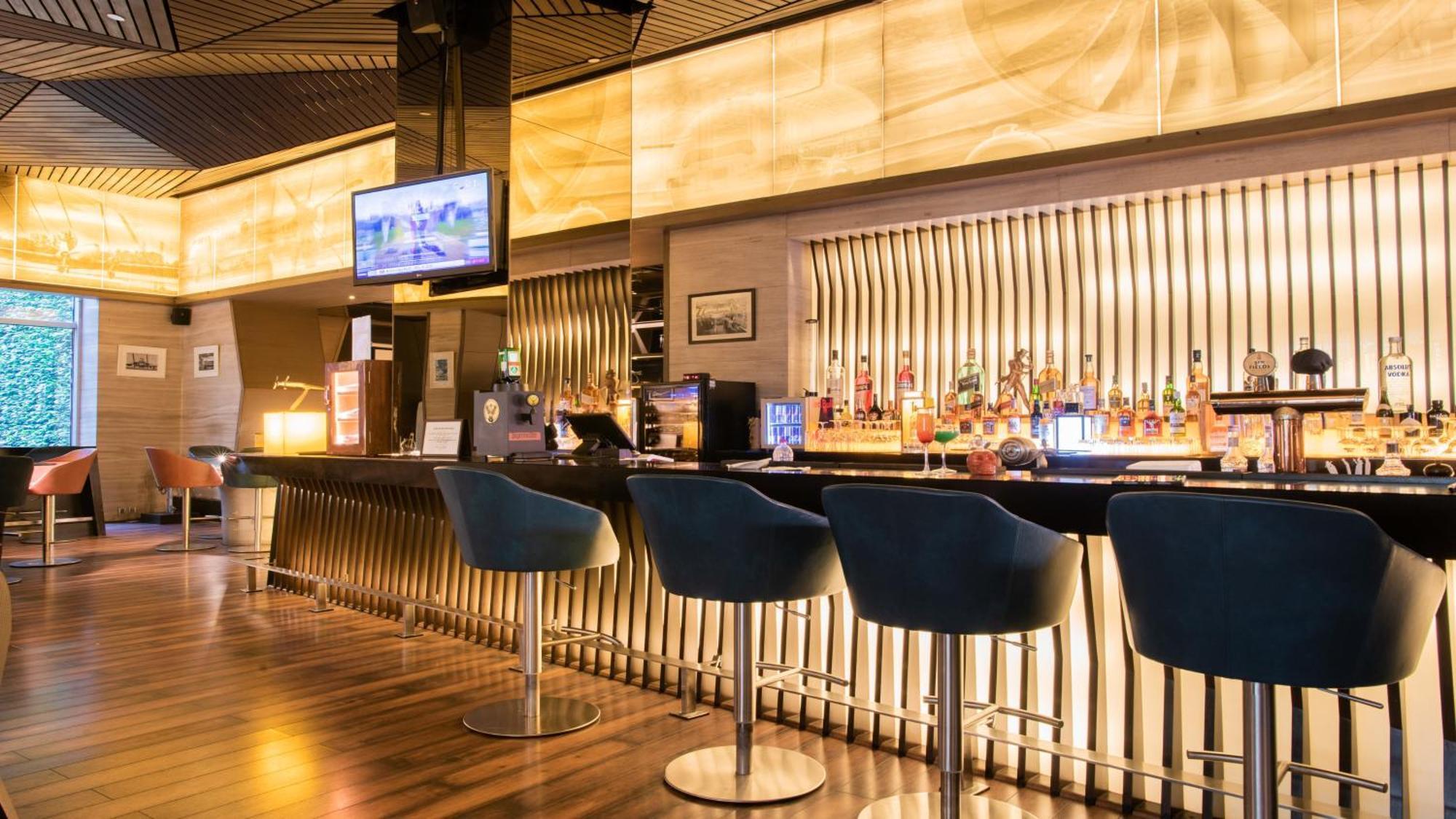 Holiday Inn New Delhi Aerocity By Ihg מראה חיצוני תמונה The bar at the lounge