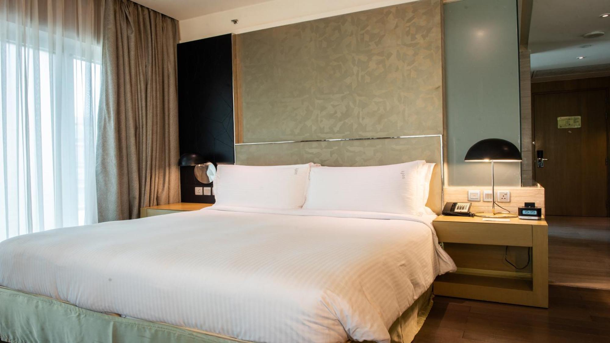 Holiday Inn New Delhi Aerocity By Ihg מראה חיצוני תמונה A bedroom at the hotel