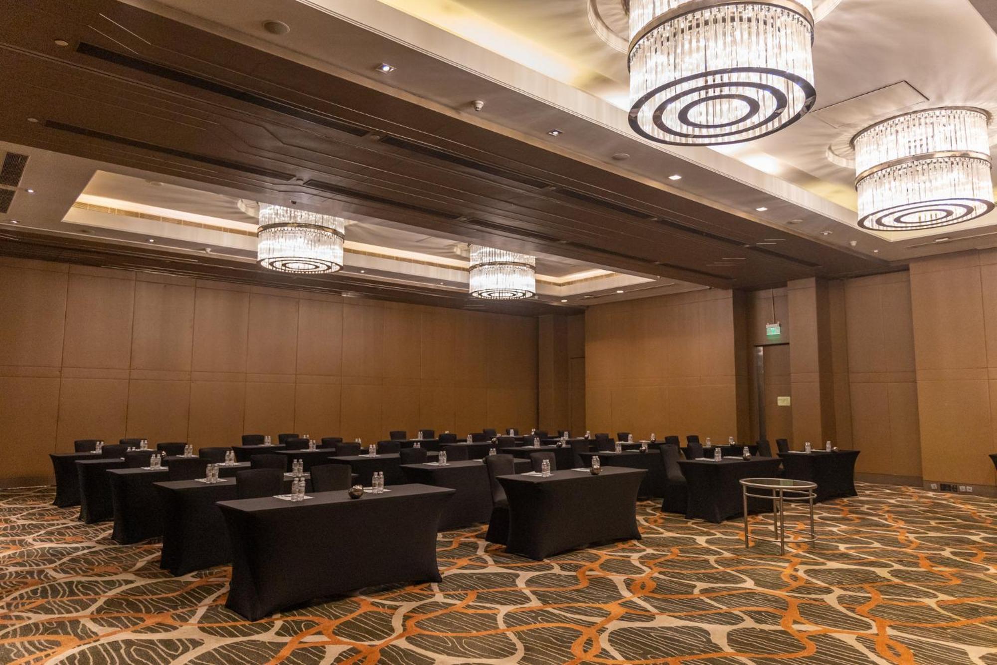 Holiday Inn New Delhi Aerocity By Ihg מראה חיצוני תמונה Meeting room